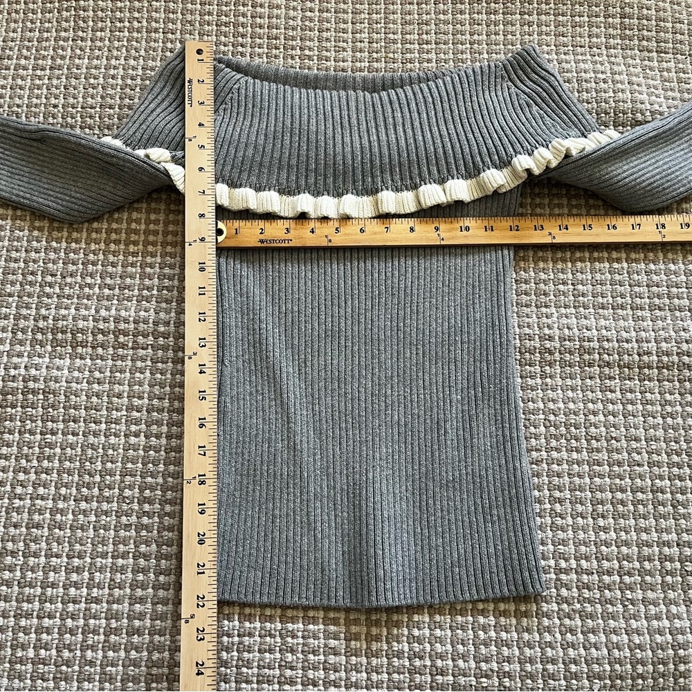 INTERMIX Gray Off-Shoulder Sweater w/ Cream Trim Feminine Dainty Size Small - Picture 7 of 8